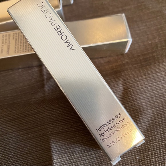 AmorePacific Future Response Age Defense Serum 7pcs Available - Picture 2 of 5